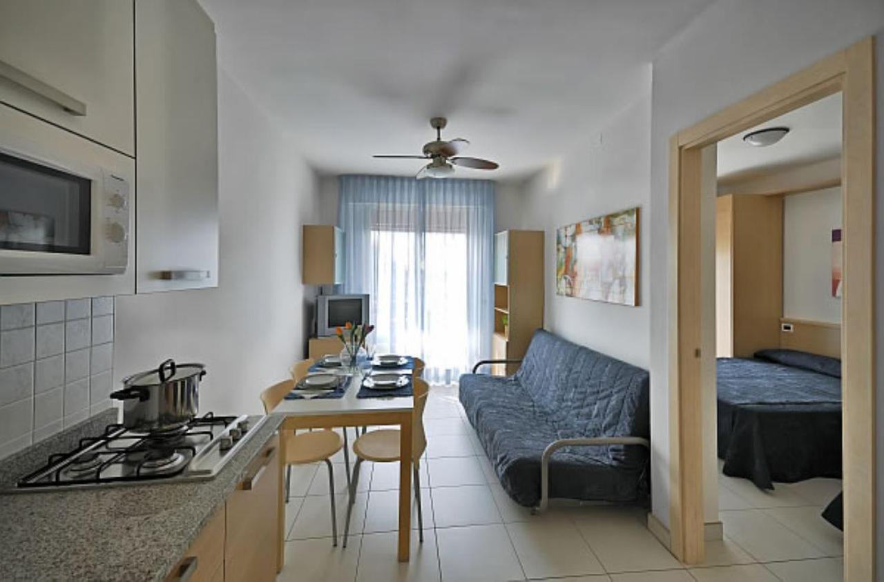 Residence Zenith Каорле Экстерьер фото