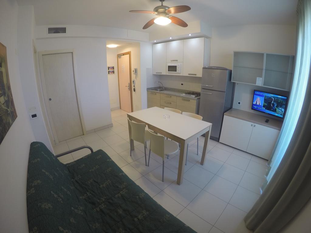 Residence Zenith Каорле Экстерьер фото
