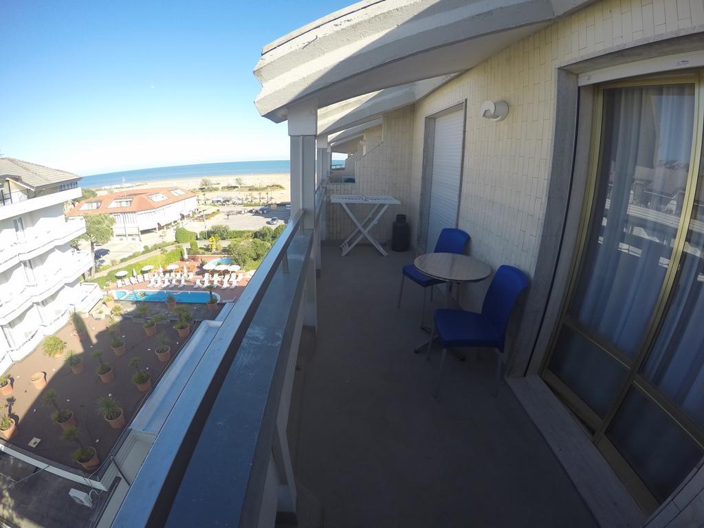 Residence Zenith Каорле Экстерьер фото